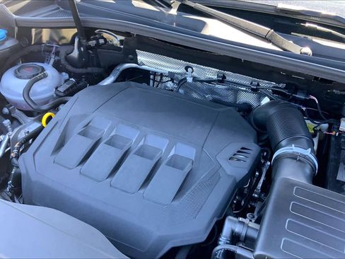 Used 2024 Audi Q3 2.0T Premium Plus image 32