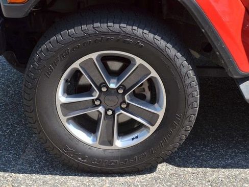 Used 2021 Jeep Wrangler Unlimited Sahara AWD/4WD image 13