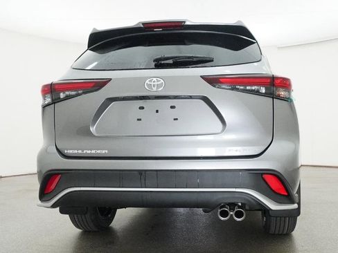 New 2026 Toyota Highlander XSE AWD/4WD image 16
