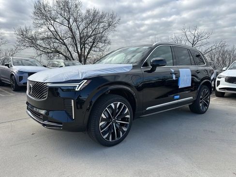 New 2026 Volvo XC90 T8 Ultra image 3