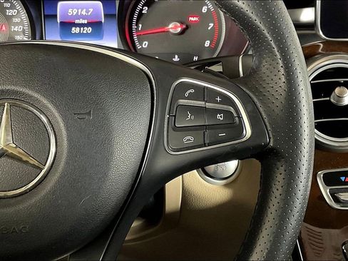 Used 2018 Mercedes-Benz GLC 300 4MATIC image 19