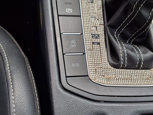 Used 2021 Volkswagen Jetta SE w/ SE Cold Weather Package image 16