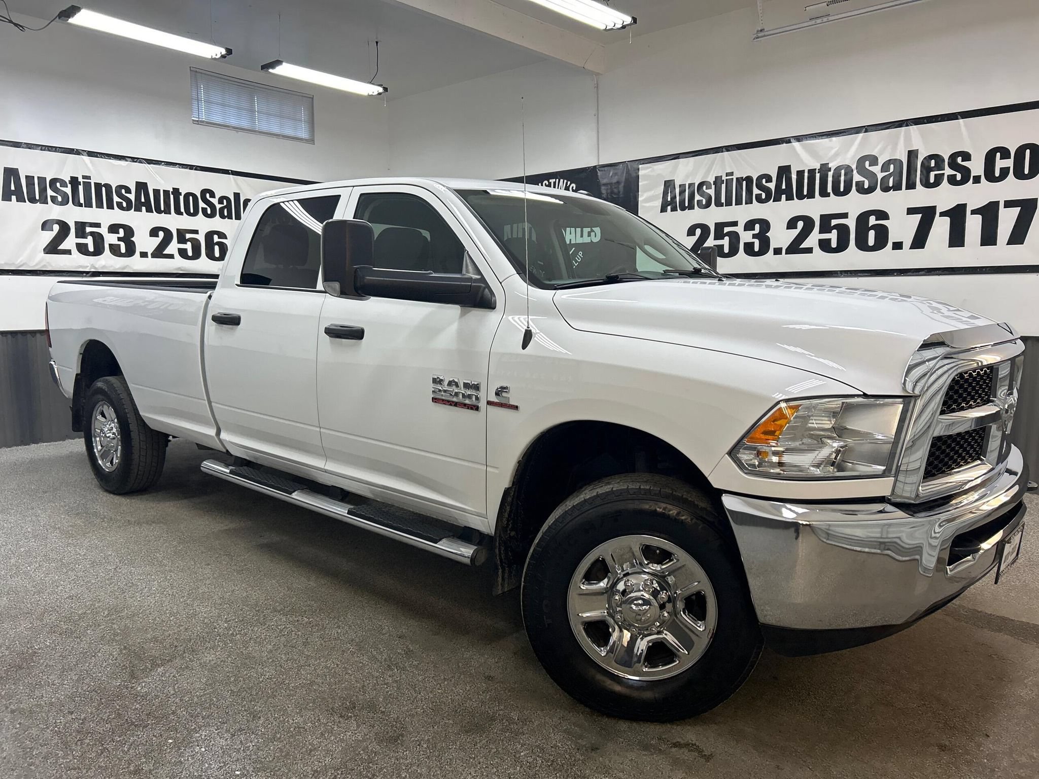 Used 2018 RAM 2500 Tradesman w/ Chrome Appearance Group AWD/4WD image 1
