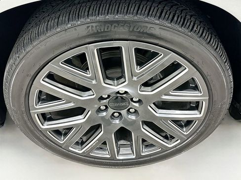Used 2025 GMC Yukon Denali Ultimate image 35