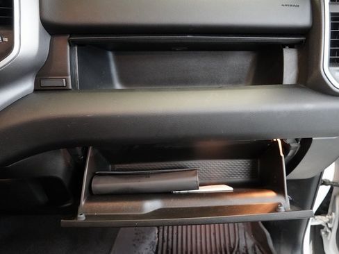 Used 2019 RAM 1500 Big Horn image 34