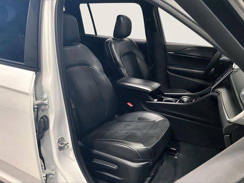 Used 2023 Jeep Grand Cherokee L Laredo image 29