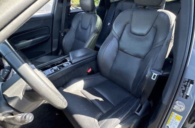 Used 2023 Volvo XC60 T8 Ultimate w/ Protection Package Premier AWD/4WD image 4
