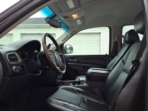 Used 2013 GMC Yukon Denali AWD/4WD image 7