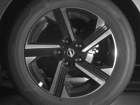 Used 2025 Nissan Sentra SV FWD image 11