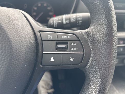 Used 2025 Honda CR-V EX image 13