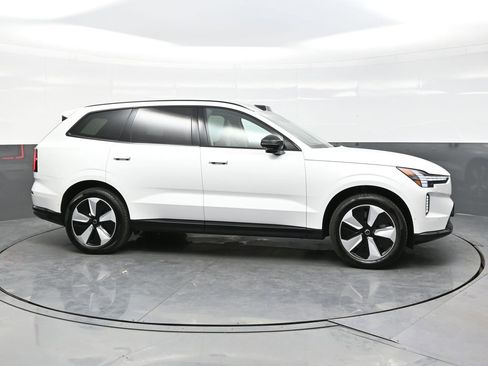 Used 2025 Volvo EX90 Plus image 8