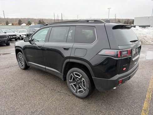 New 2026 Jeep Cherokee Laredo image 5