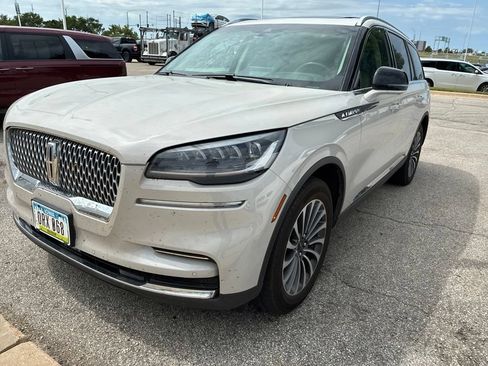 Used 2022 Lincoln Aviator Reserve w/ Elements Package Plus AWD/4WD image 2