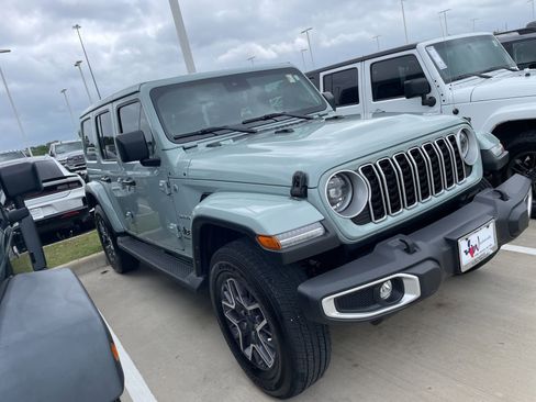 Used 2024 Jeep Wrangler Sahara image 3