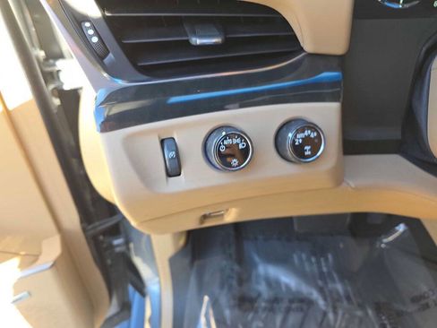 Used 2019 Cadillac Escalade ESV Platinum image 18