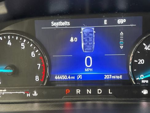 Used 2023 Ford Explorer XLT AWD/4WD image 16