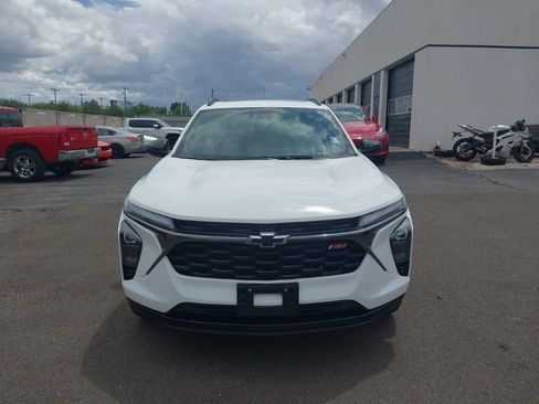 Used 2024 Chevrolet Trax RS w/ Sunroof Package FWD image 1