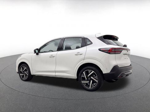 Used 2026 Nissan Kicks SV w/ Cold Weather Package FWD image 6