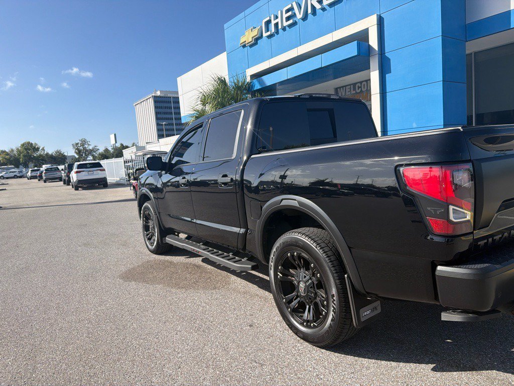 Used 2021 Nissan Titan PRO-4X w/ Pro-4x Convenience Package AWD/4WD image 10