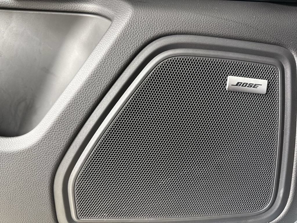 Certified 2026 Porsche Macan AWD/4WD image 36