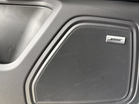 Certified 2026 Porsche Macan AWD/4WD image 36