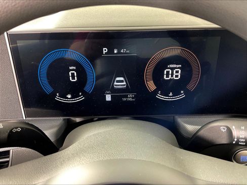 Used 2025 Hyundai Sonata SEL FWD image 13