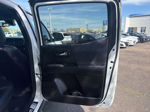 Used 2021 Toyota Tacoma TRD Off-Road w/ Technology Package image 23