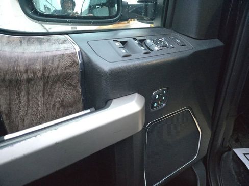 Used 2019 Ford F250 Lariat image 11