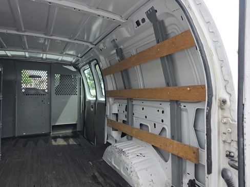 Used 2009 Ford E-250 and Econoline 250 RWD image 12