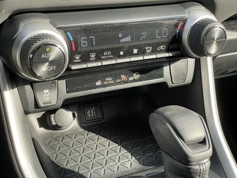 Used 2024 Toyota RAV4 LE image 22