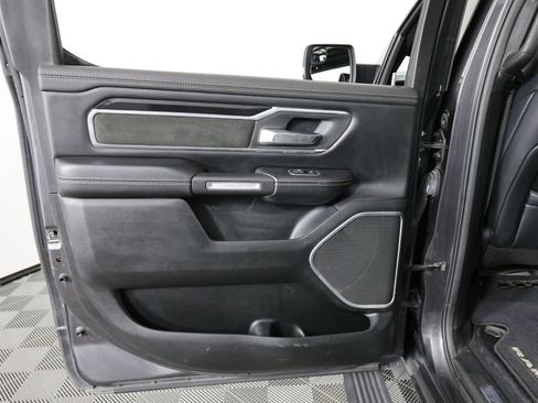 Used 2019 RAM 1500 Laramie AWD/4WD image 16