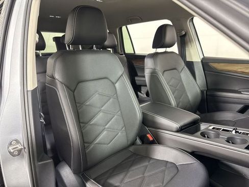 New 2026 Volkswagen Atlas SE image 14