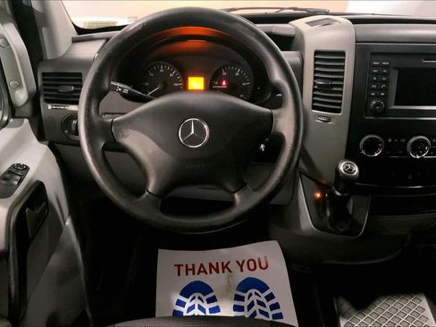Used 2017 Mercedes-Benz Sprinter 2500 image 4