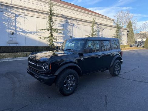 Used 2025 Ford Bronco Big Bend image 2