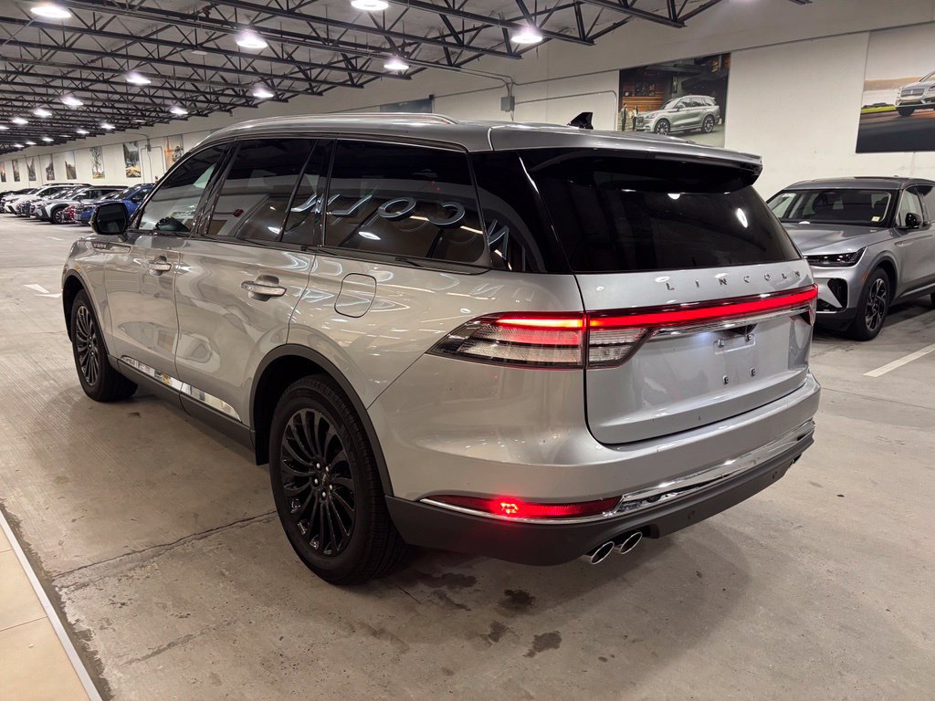 Used 2023 Lincoln Aviator Reserve w/ Elements Package Plus AWD/4WD image 3