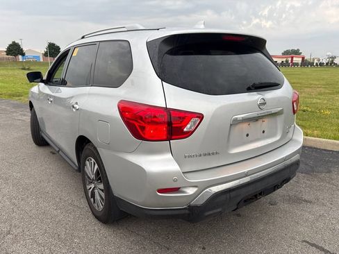 Used 2019 Nissan Pathfinder SL AWD/4WD image 8