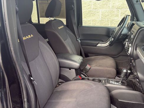 Used 2016 Jeep Wrangler Unlimited Sahara AWD/4WD image 22