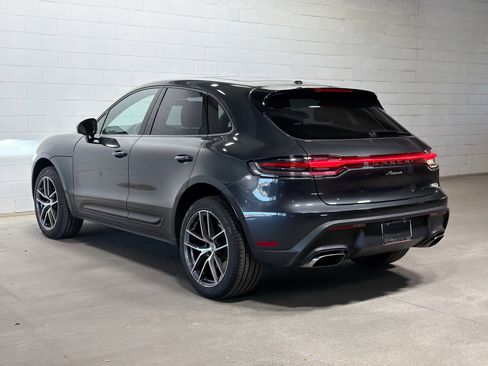 Used 2025 Porsche Macan image 3