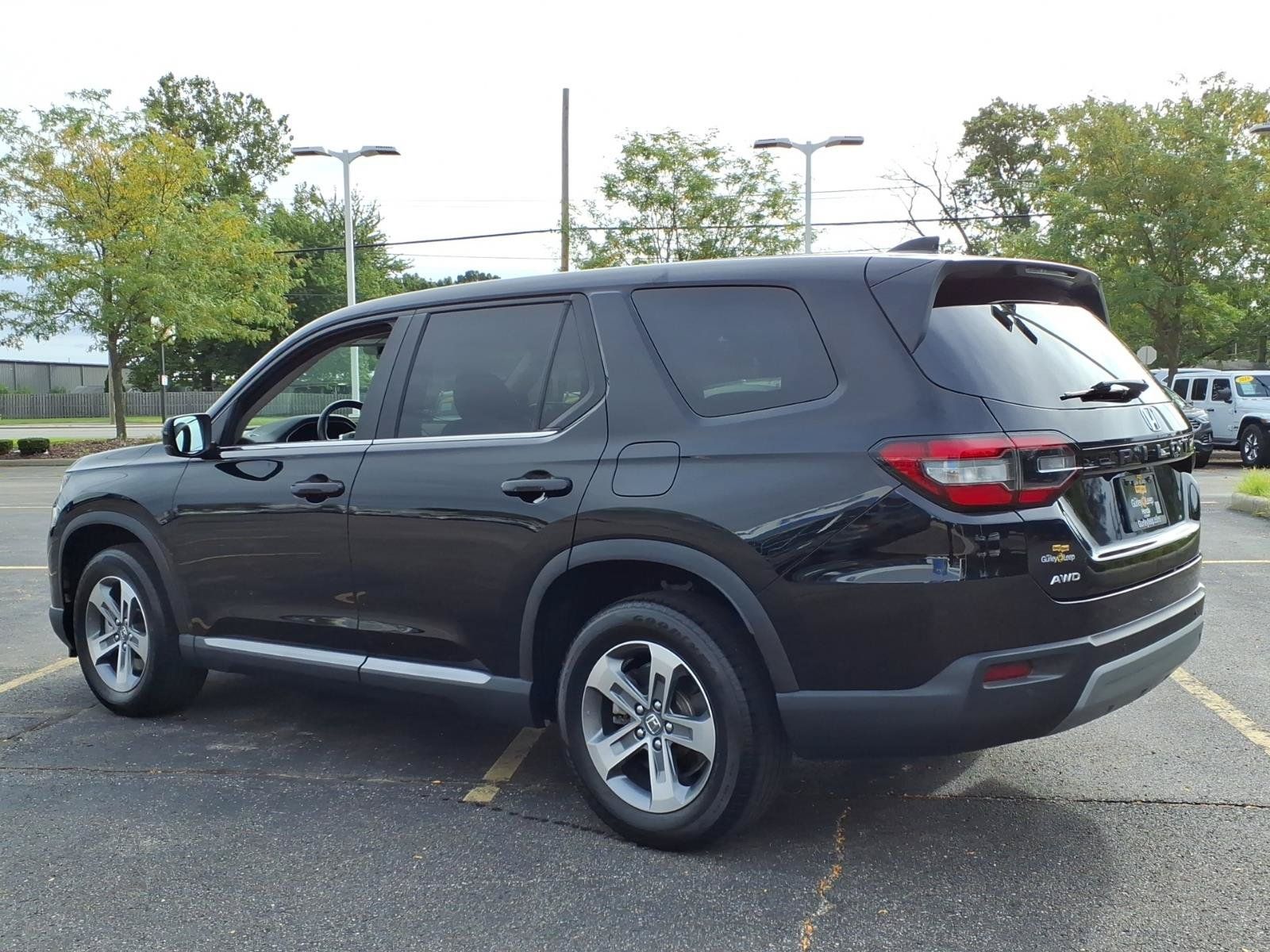 Used 2024 Honda Pilot EX-L image 9