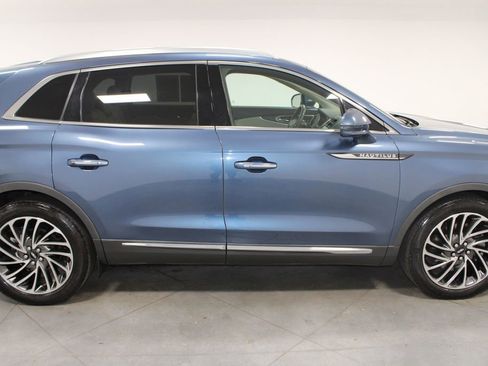 Used 2019 Lincoln Nautilus Reserve FWD image 11