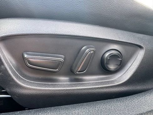 Used 2022 Toyota Camry XSE FWD image 14
