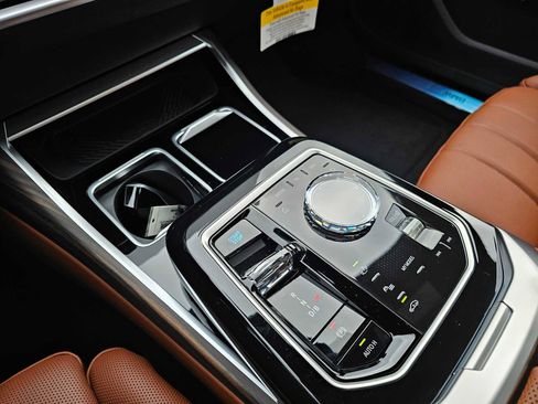 New 2025 BMW i7 xDrive60 w/ Executive Package image 31