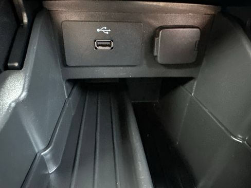 Used 2018 Ford Explorer XLT AWD/4WD image 69