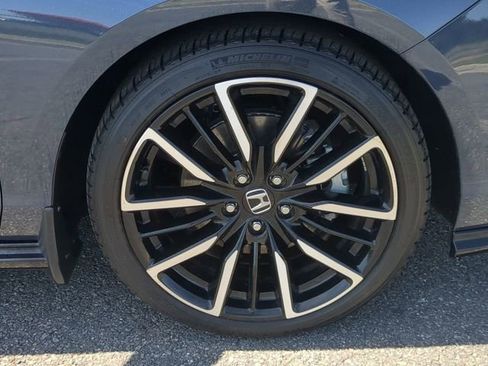 Used 2025 Honda Accord Touring image 11