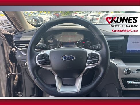 Used 2023 Ford Explorer XLT w/ Equipment Group 202A image 15