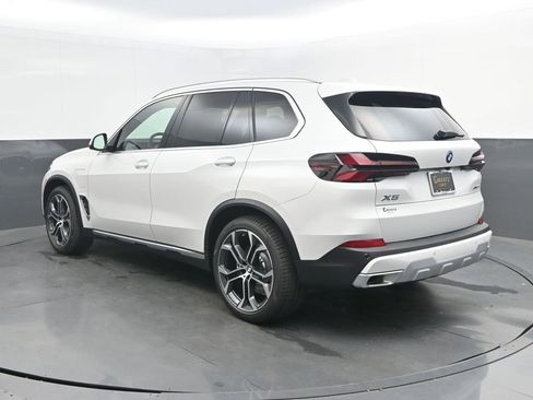 New 2026 BMW X5 xDrive50e AWD/4WD image 3