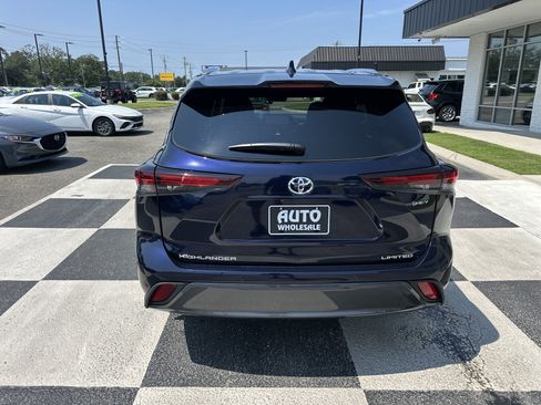 Used 2026 Toyota Highlander Limited AWD/4WD image 7