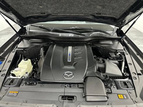 Certified 2025 MAZDA CX-70 Plug-In Hybrid w/ Premium Plus AWD/4WD image 3