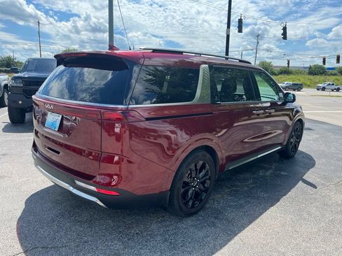 Used 2024 Kia Carnival SX FWD image 3