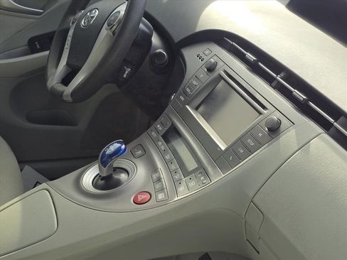 Used 2015 Toyota Prius Four image 8